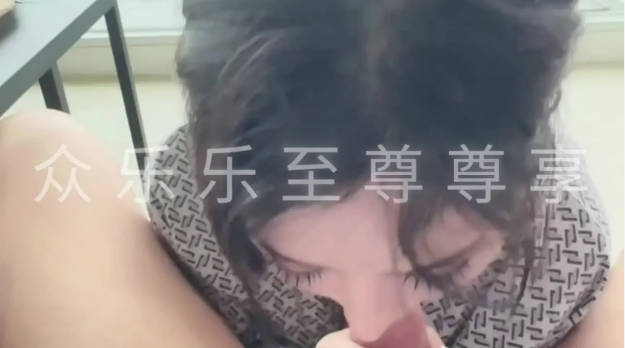 射爆!!专攻高颜值网红台湾泡良大神「郑原创」FO私拍,高人气颜值网红,忘我吃鸡鸡吃了一半,要求要接吻,骚到融化!-did