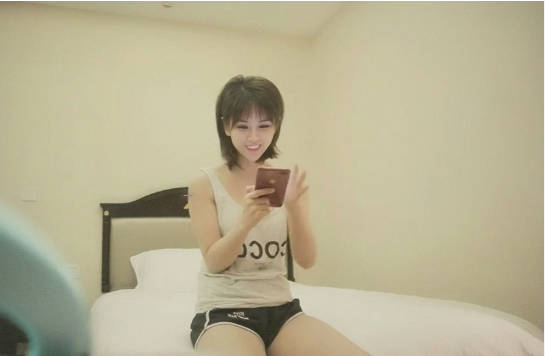 短发女神小美女清秀可人，连开两炮，娇小玲珑任意把玩，各种姿势玩得飞起