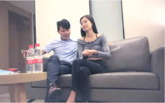高颜值性感苗条身材妹子，穿上情趣装69口交舔弄上位骑乘猛操