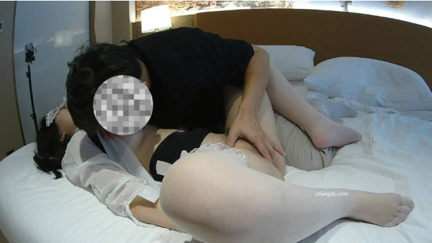 强烈推荐！7月新品，摄影大师【少女时代】C罩杯的20岁女大生主动奉献出处女膜，主机位视角